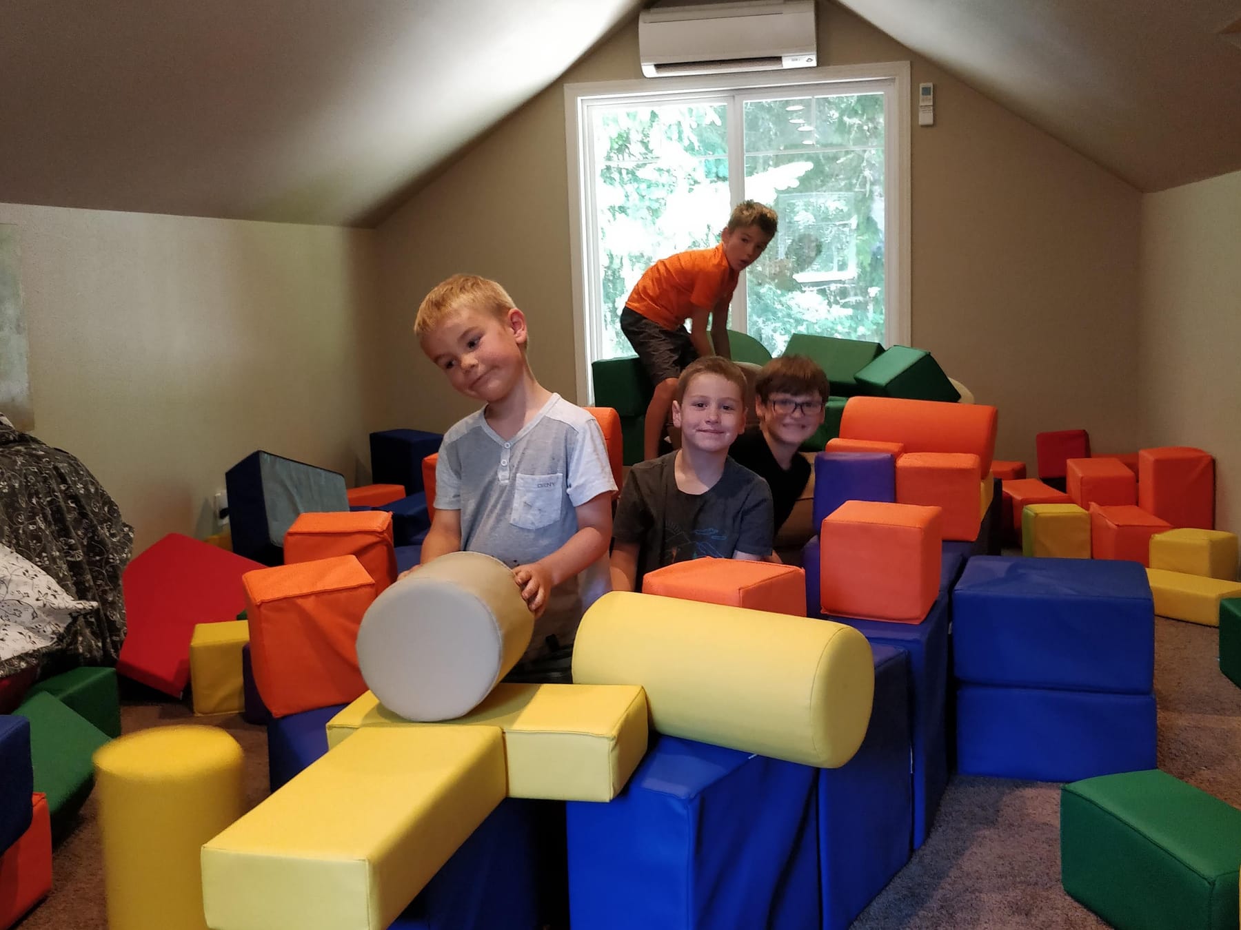 Kids building with the soft blocks